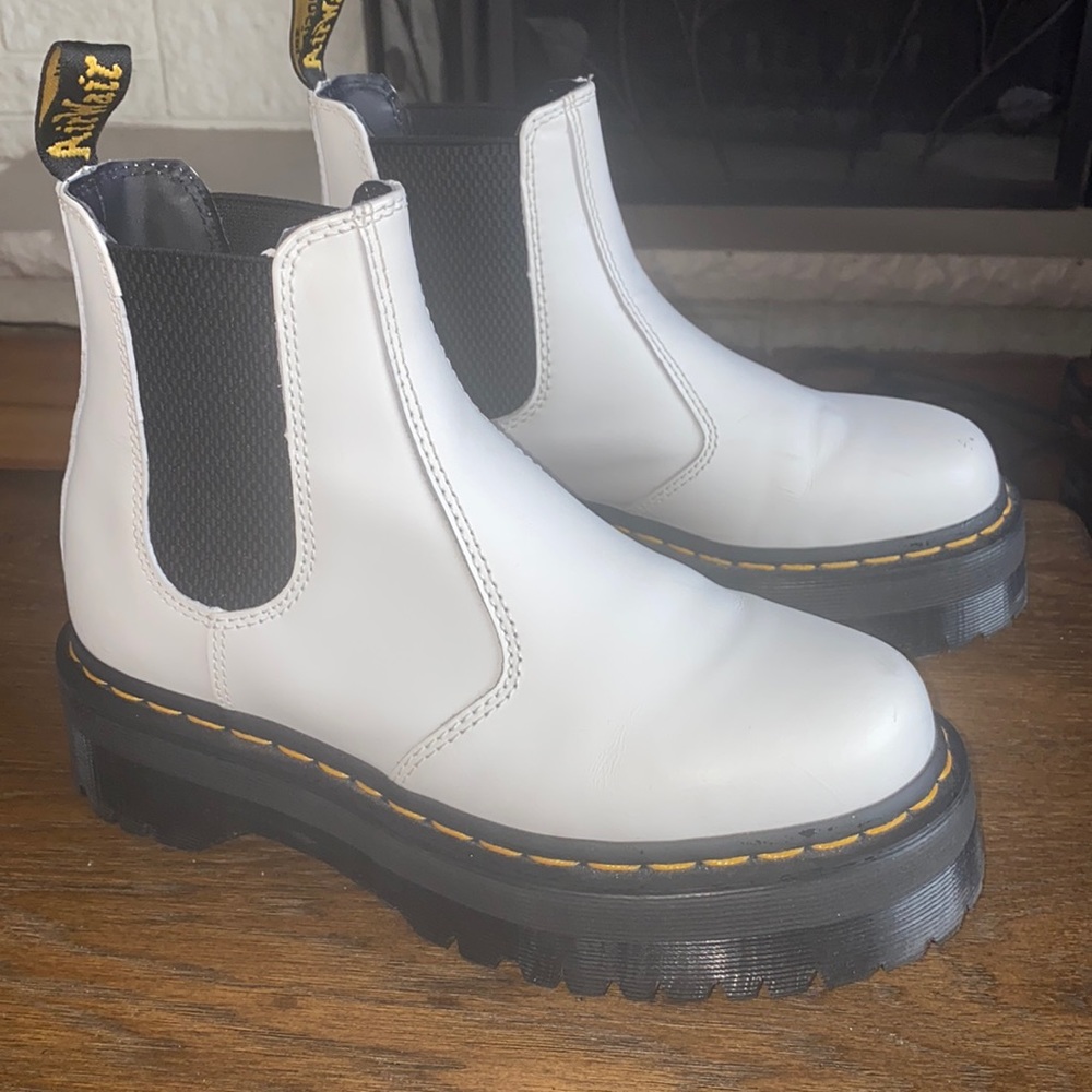 DR. MARTENS Chelsea Platform Boot